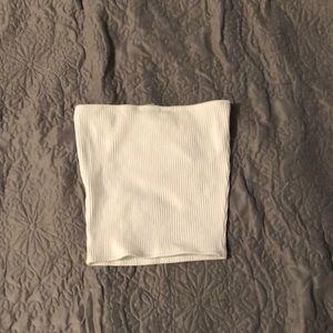 Black and white tube top pack